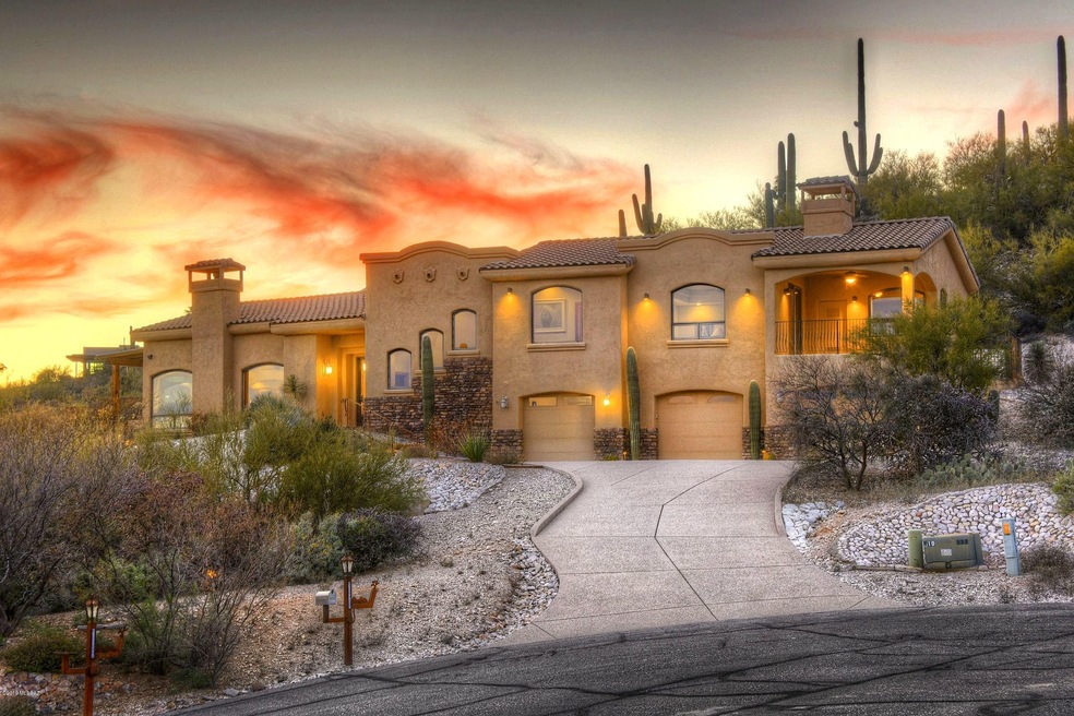 3879 N River Gate