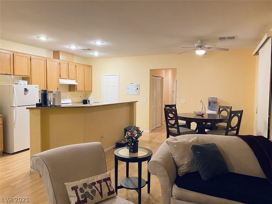 oPEN FLOOR PLAN- EASY ACCESS TO KITCHEN/ DINING/ L
