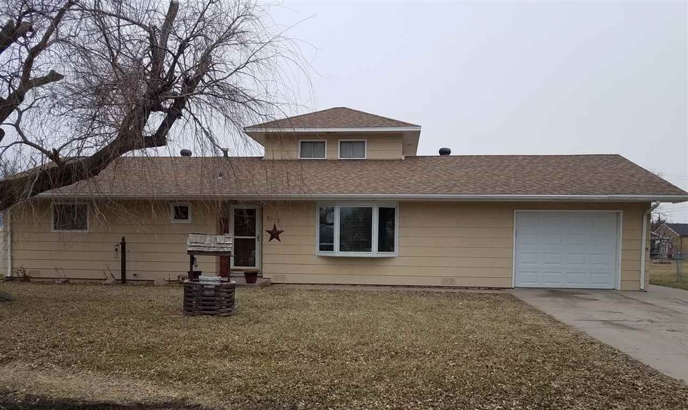 2812 Hoover Rd, North Platte, NE 69101 - photo 1