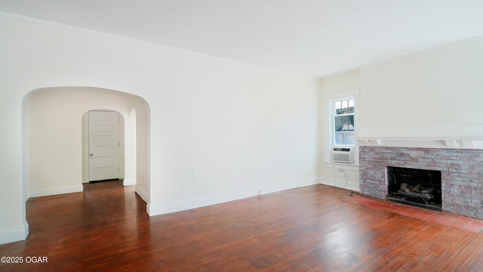 423 S Connor Ave, Joplin, MO 64801 - photo 1