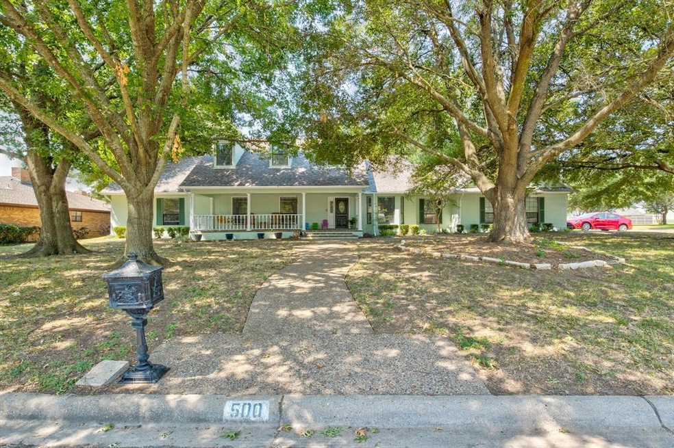 500 Hyde Park Blvd, Cleburne, TX 76033 - photo 1