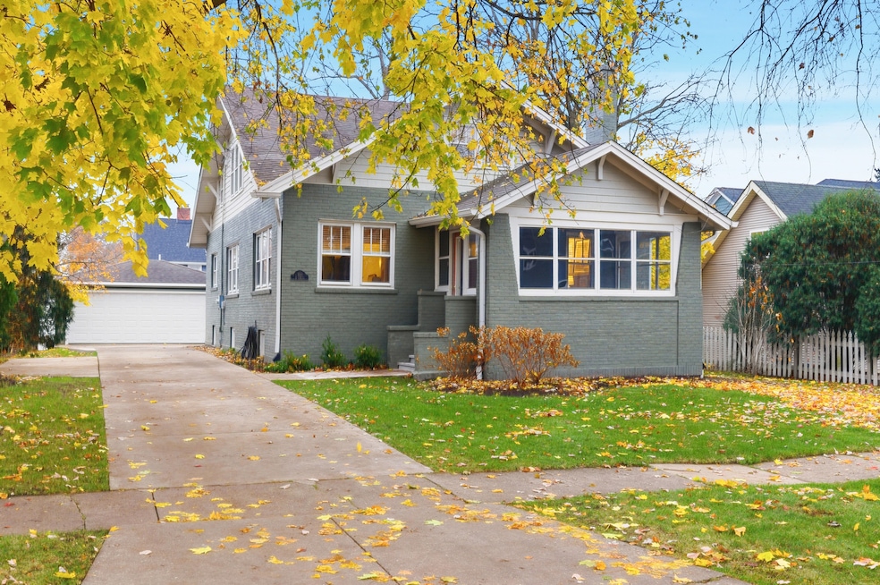 312 E Lincoln Ave, Wheaton, IL 60187 - photo 1