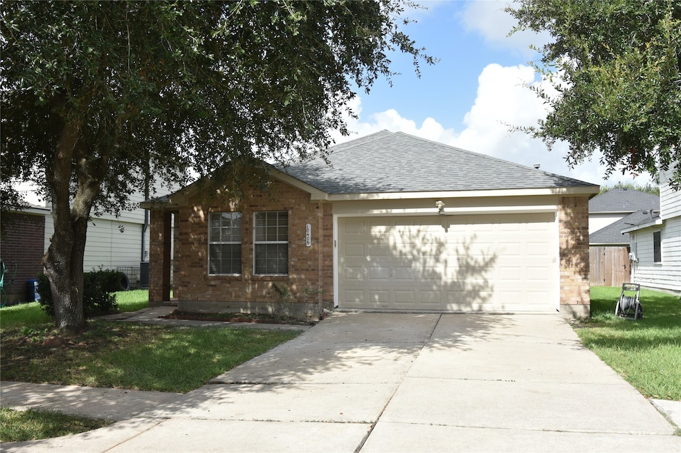 10406 Sutter Glen Ln, Houston, TX 77075 - photo 1