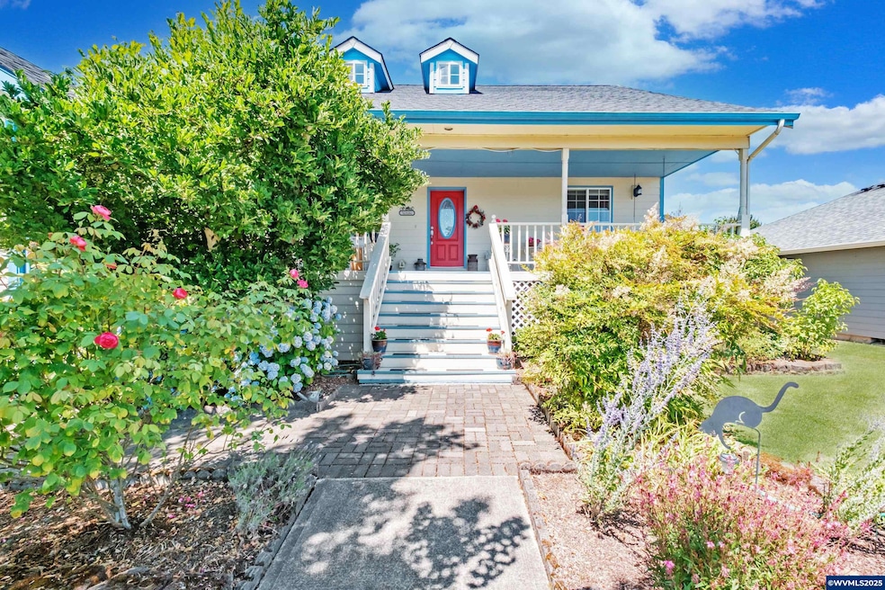 For Sale $614,900 • Co-Listing Agent