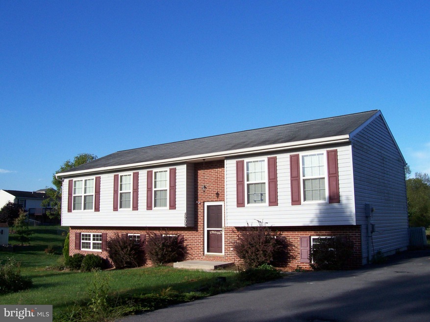 8909 Willowdale Rd, Greencastle, PA 17225 - photo 1