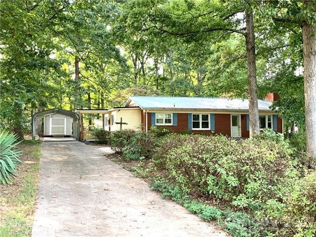 114 Roger Dr, Statesville, NC 28625 - photo 1