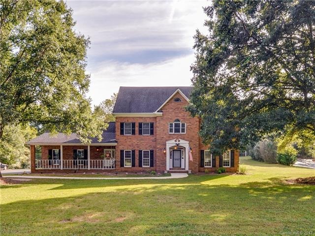 All Brick home on 1.2 Acres!