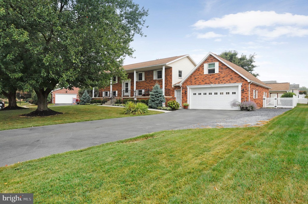 429 Catherine St, Greencastle, PA 17225 - photo 1