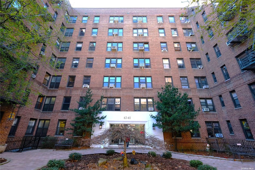 67-40 Yellowstone Blvd unit 1H, Forest Hills, NY 11375 - photo 1