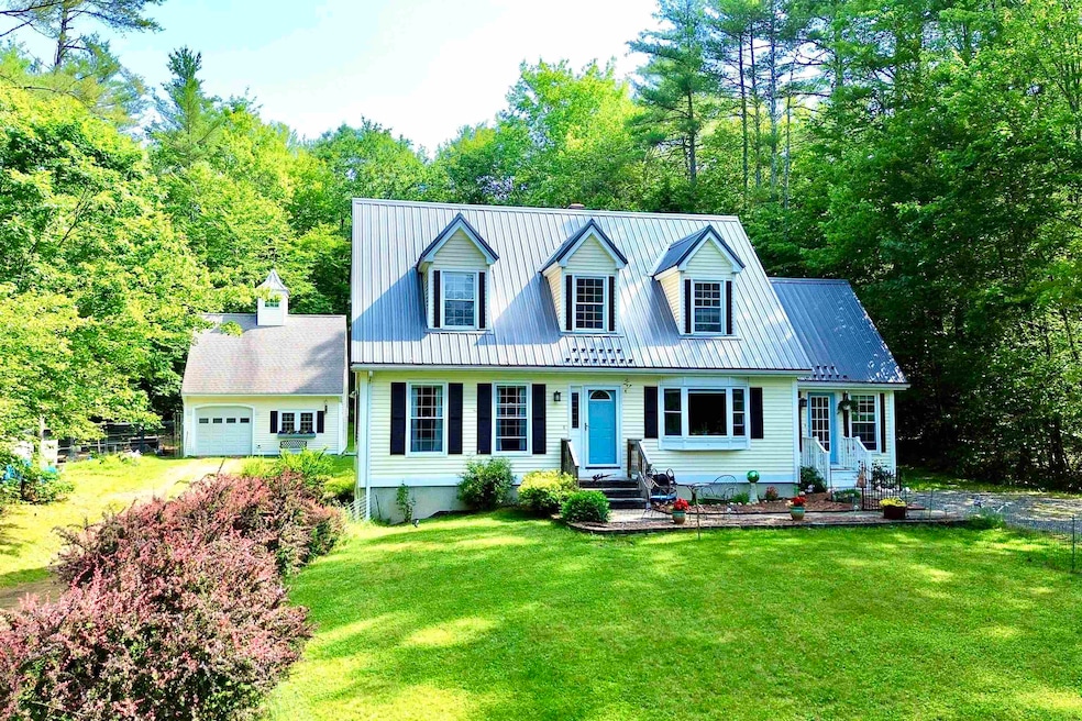 348 Deerfield Rd, Allenstown, NH 03275 - photo 1