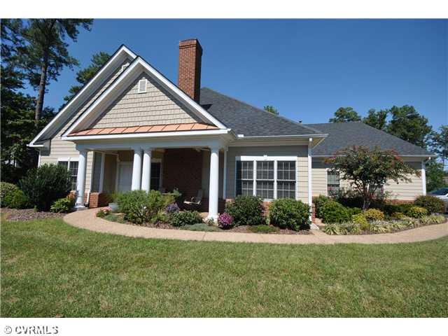 Exterior Front - Beautiful and private duplex, the