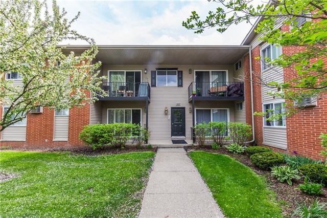 3927 Benjamin Ave-15.jpg