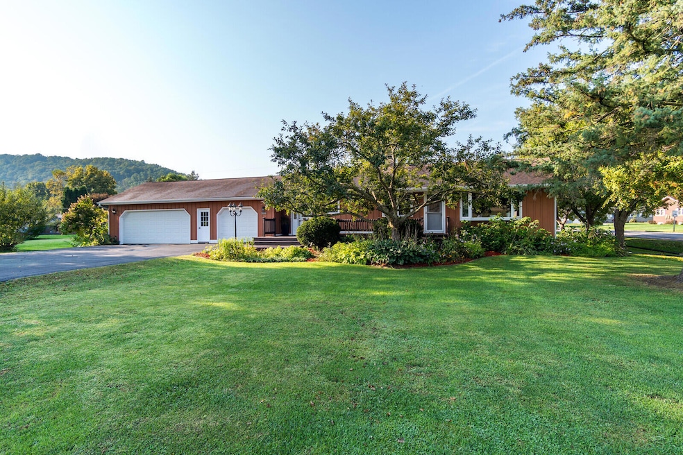 W4945 Harvest Ln, La Crosse, WI 54601 - photo 1