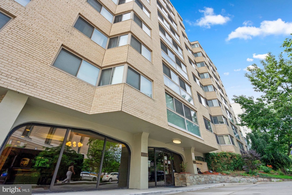 Jefferson House unit 514, Washington, DC 20037 - photo 1