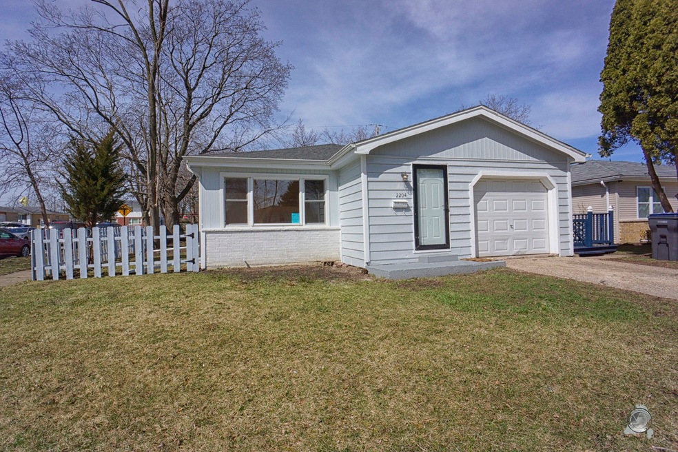 2204 Linden Ave, Waukegan, IL 60087 - photo 1