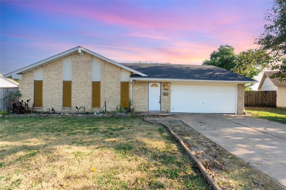 2304 Greenwood Cir, Carrollton, TX 75006 - photo 1
