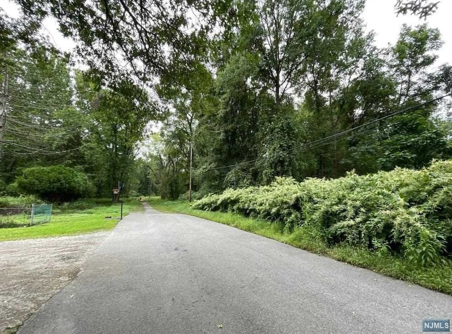 95 Lyons Ave, Wayne, NJ 07470 - photo 1