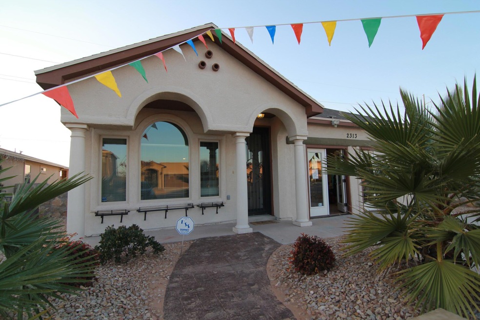 945 Nellind St, El Paso, TX 79928 - photo 1