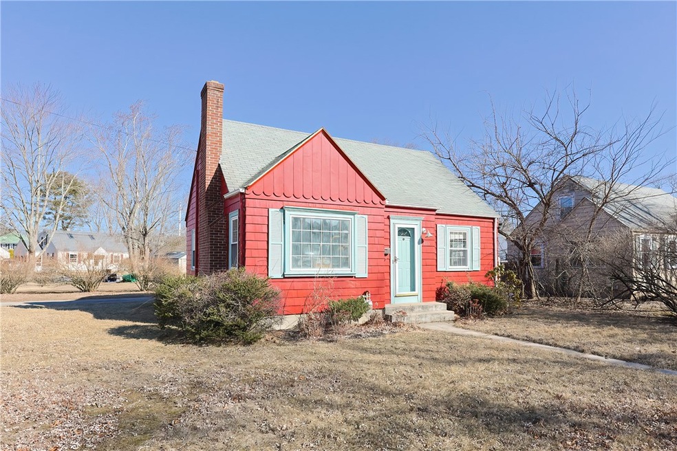 2913 W Shore Rd, Warwick, RI 02886 - photo 1