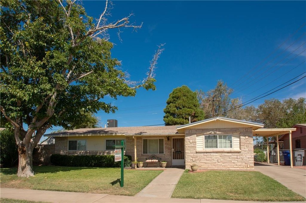 321 Cadwallader Dr, El Paso, TX 79915 - photo 1