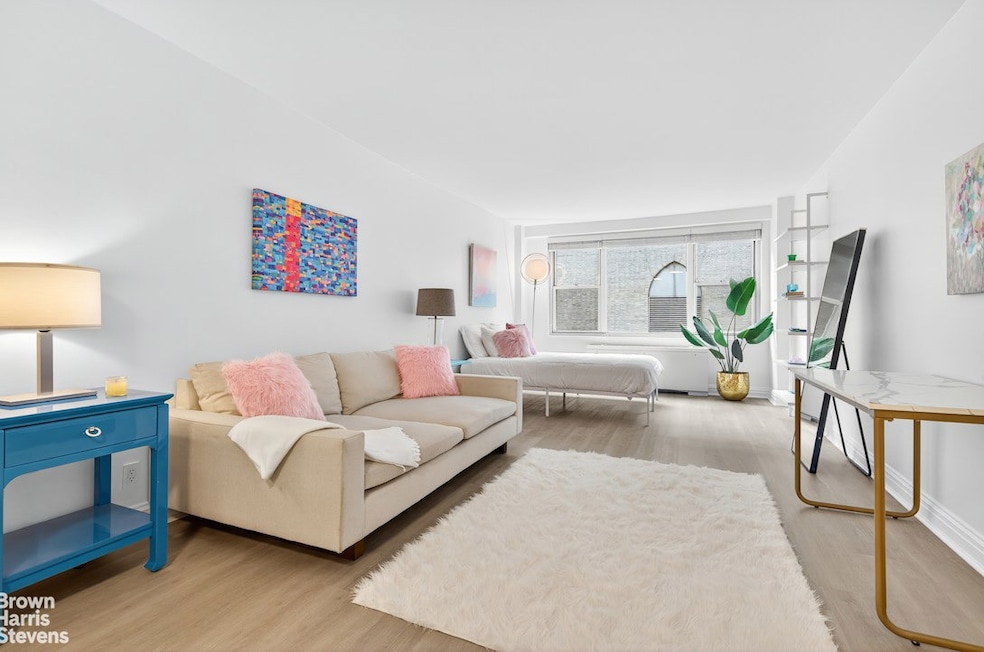 520 E 72nd St unit 4J, New York, NY 10021 - photo 1