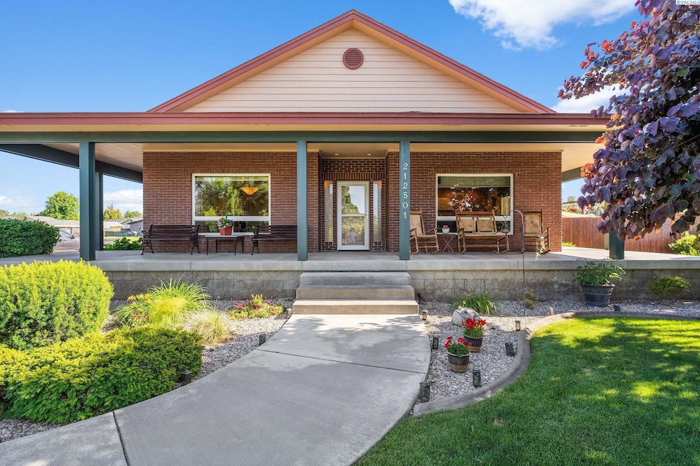 Sold $495,720 • Co-Listing Agent