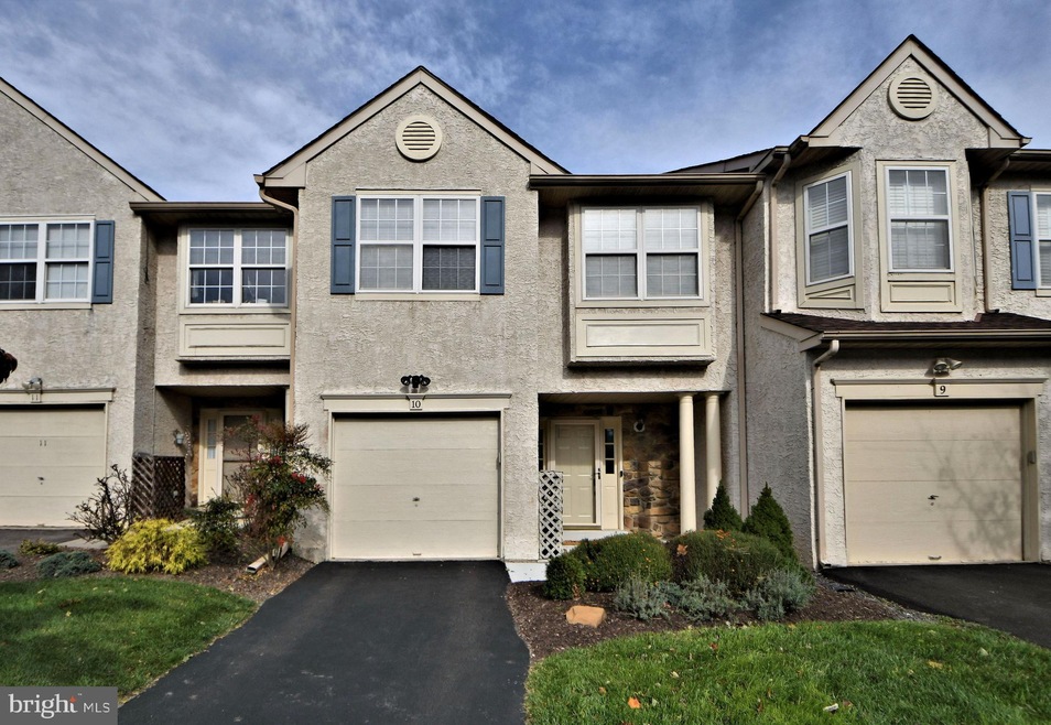 10 Viburnum Ct, Lafayette Hill, PA 19444 - photo 1