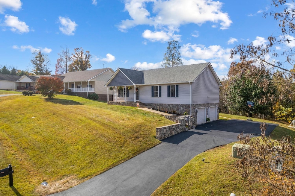 130 Oakview Dr, Monroe, VA 24574 - photo 1