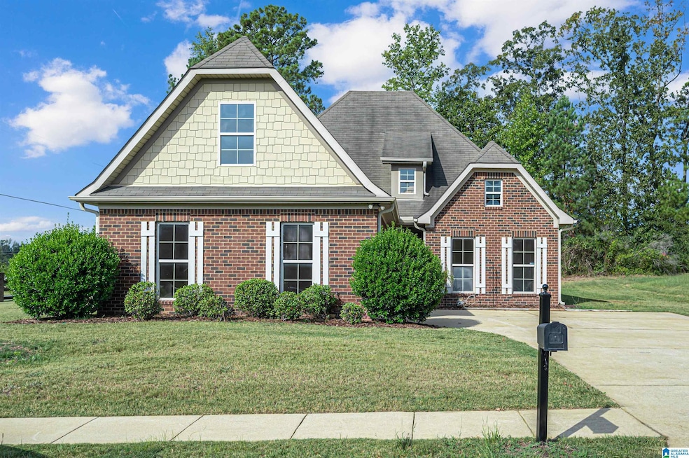 1194 Emerald Ridge Dr, Calera, AL 35040 MLS 1363138