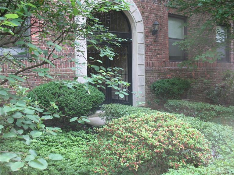 64 Sagamore Rd unit J 1, Bronxville, NY 10708 - photo 1