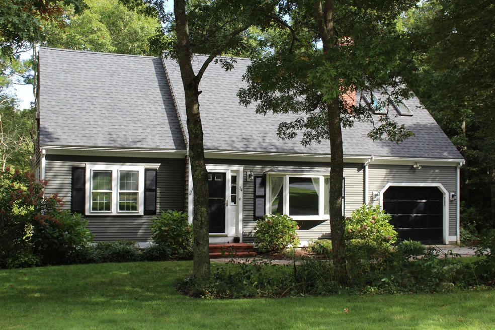 14 Rolling Oaks Dr, Pocasset, MA 02559 - photo 1