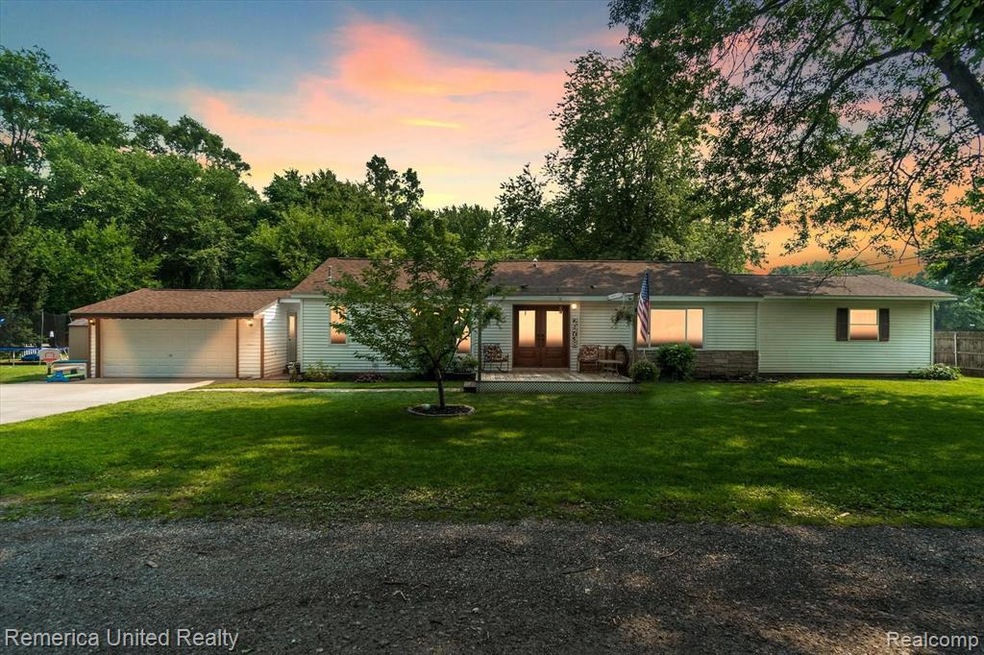 01-29738-Milford-Rd-WindowStill-Real-Estate-Photog