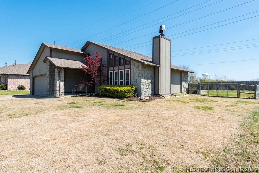 3821 S Narcissus Ave, Broken Arrow, OK 74011 - photo 1