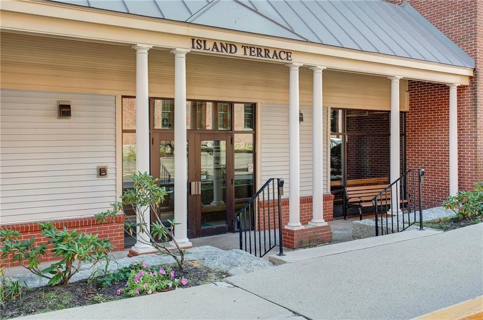 Island Terrace unit 123, Saco, ME 04072 - photo 1