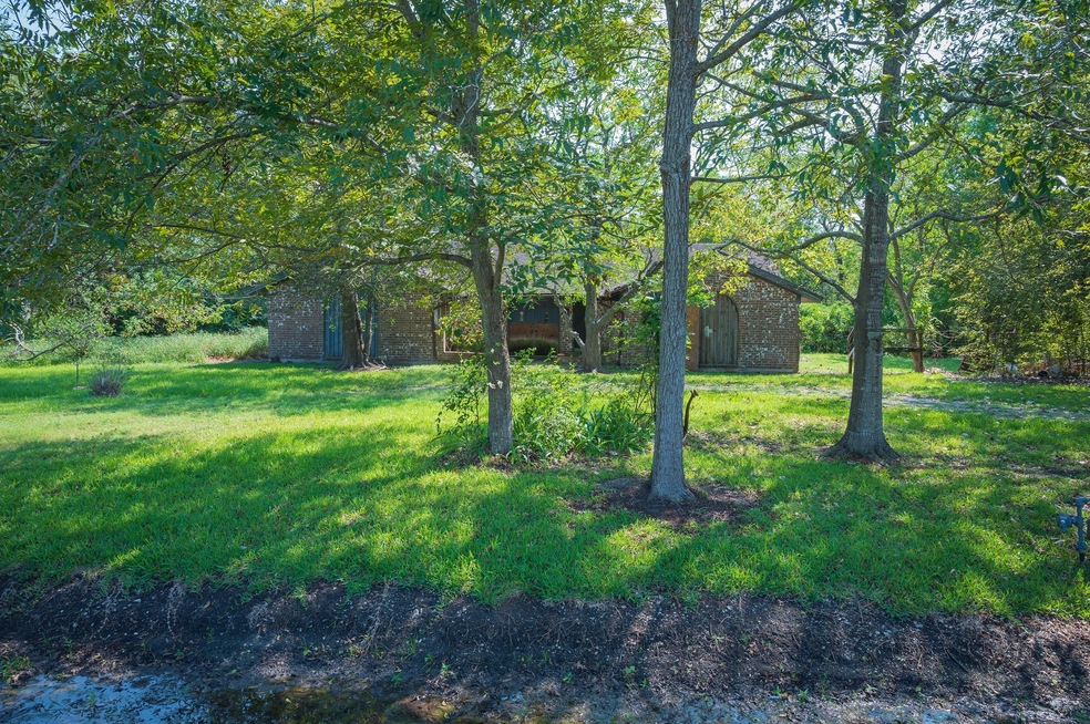 5830 Willow Dr, Pearland, TX 77584 - photo 1