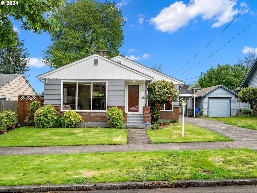 4330 NE 71st Ave, Portland, OR 97218 - photo 1