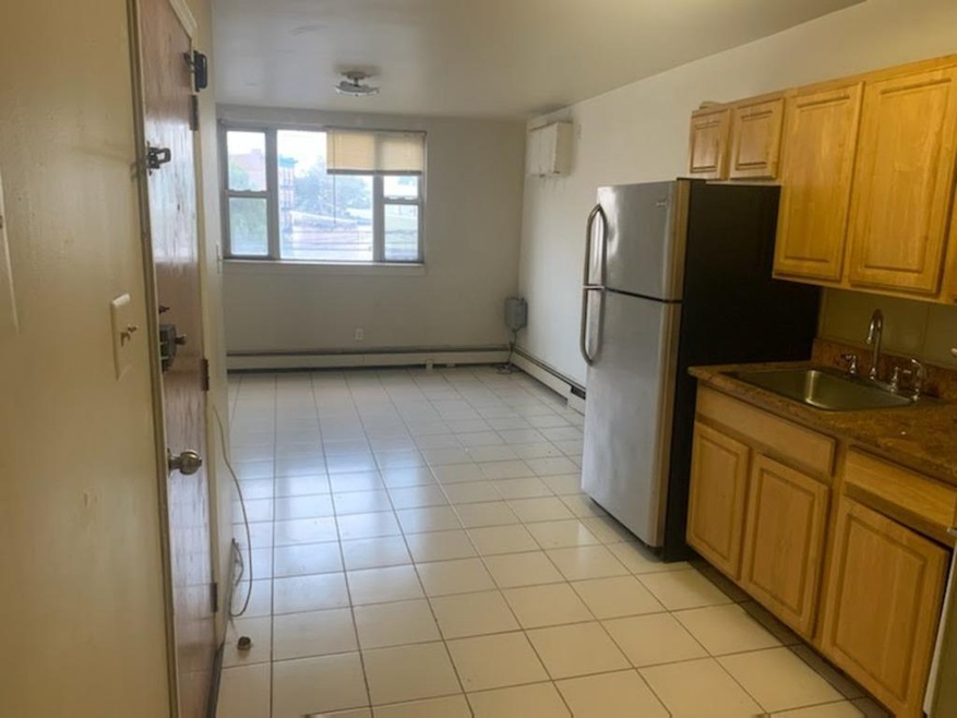 677 Summit Ave unit 2L, Jersey City, NJ 07306 - photo 1