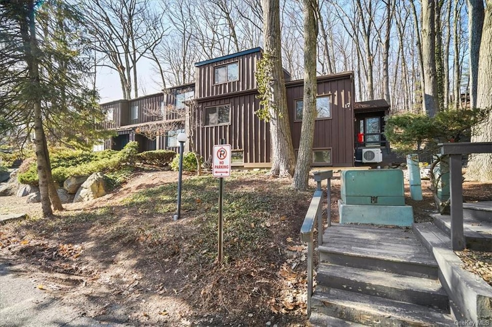 17 Terra Ct, Highland Mills, NY 10930 - photo 1
