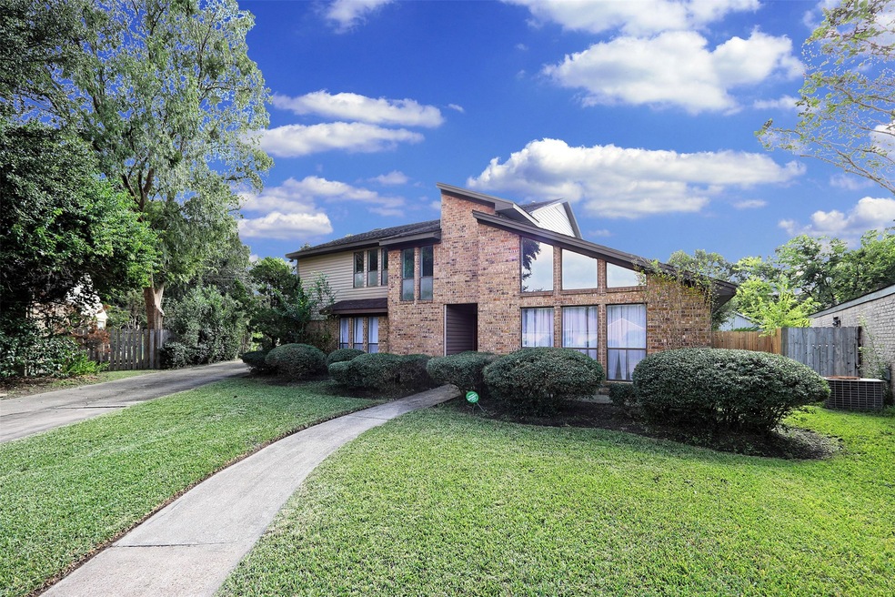 5607 Council Grove Ct, Houston, TX 77088 - photo 1