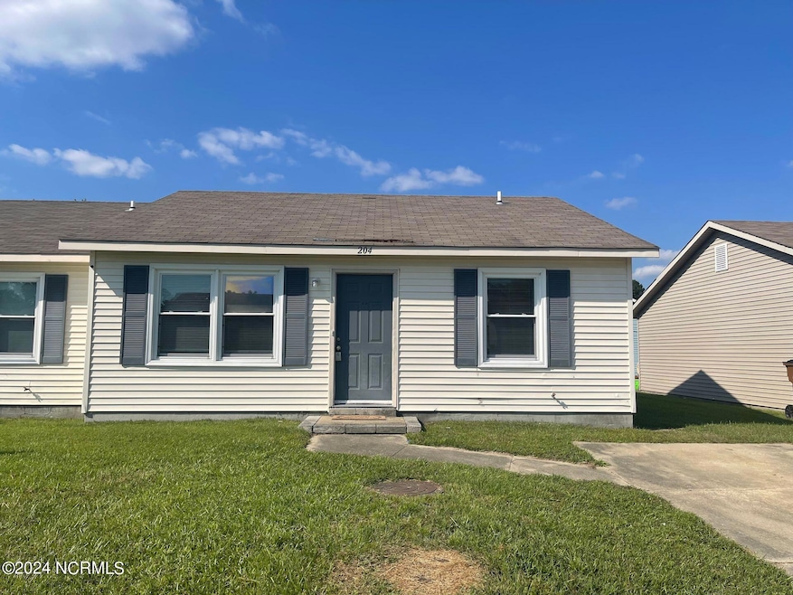 204 Appaloosa Dr, Jacksonville, NC 28540 - photo 1
