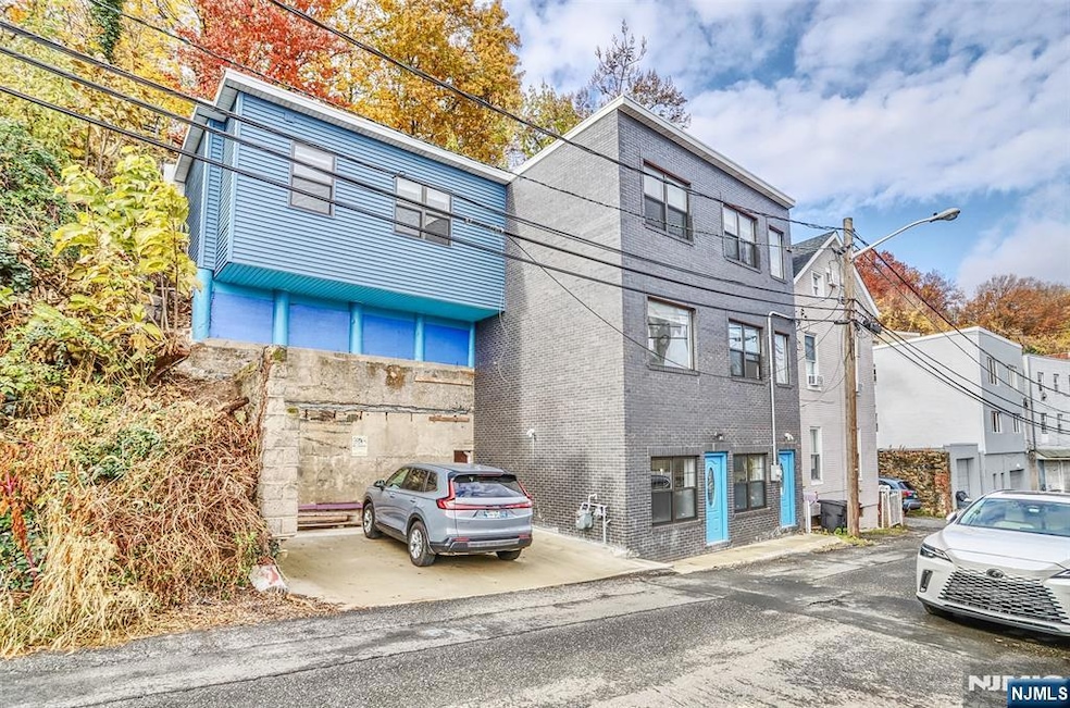 9017 Riverside Place unit House, North Bergen, NJ 07047 - photo 1