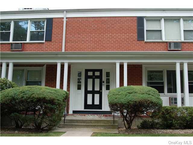 10 Essex Ln unit 2715, Suffern, NY 10901 - photo 1