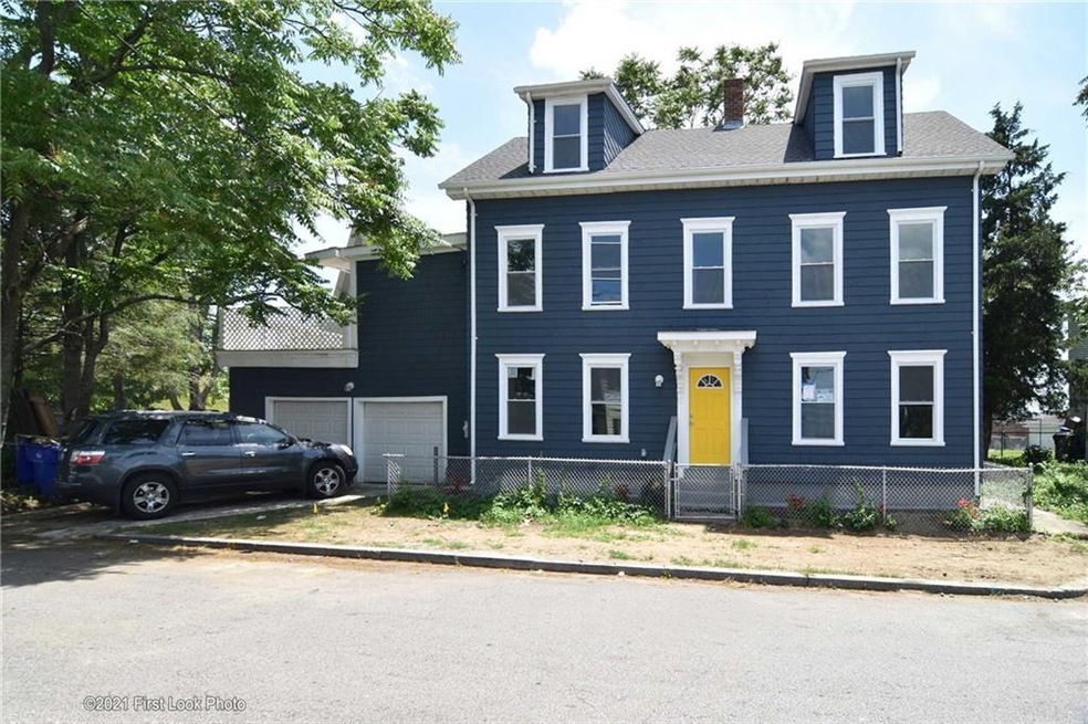 747 Roosevelt Ave, Pawtucket, RI 02860 - photo 1