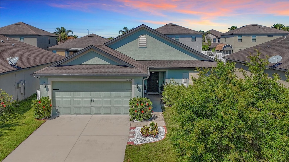 14306 Haddon Mist Dr, Wimauma, FL 33598 - photo 1