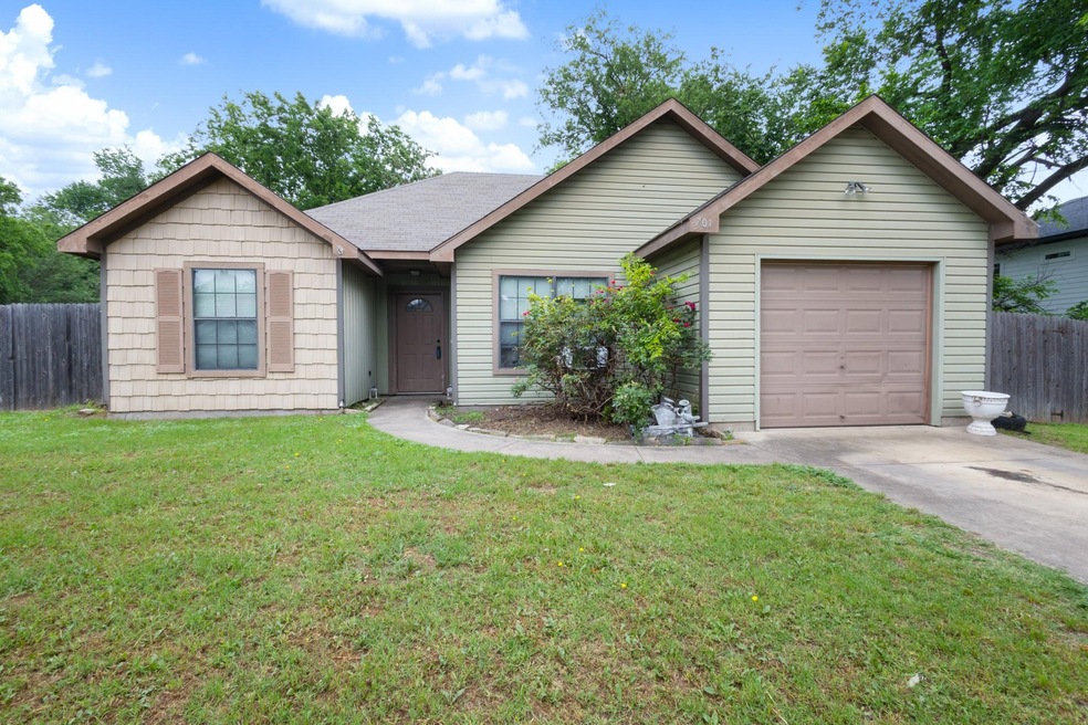 701 S Church St, Decatur, TX 76234 - photo 1