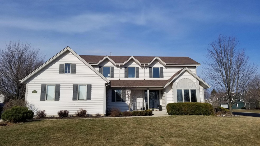 Maple Crest Ln