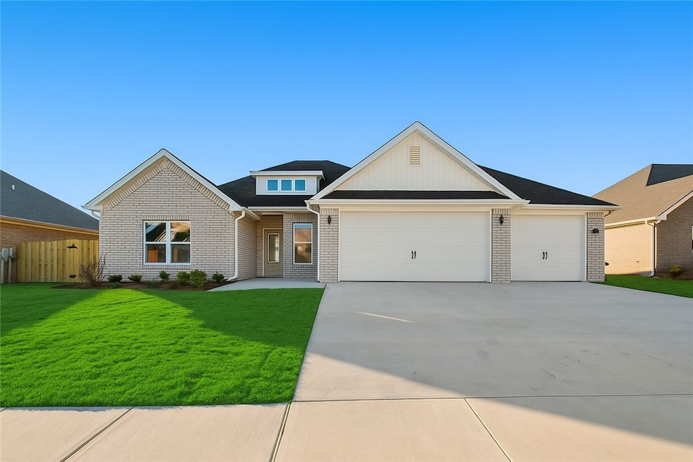 2409 Salmon St, Pea Ridge, AR 72751 - photo 1