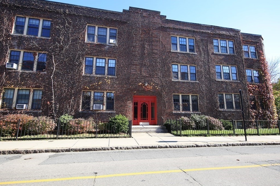 31 Park St unit 1, Brookline, MA 02446 - photo 1