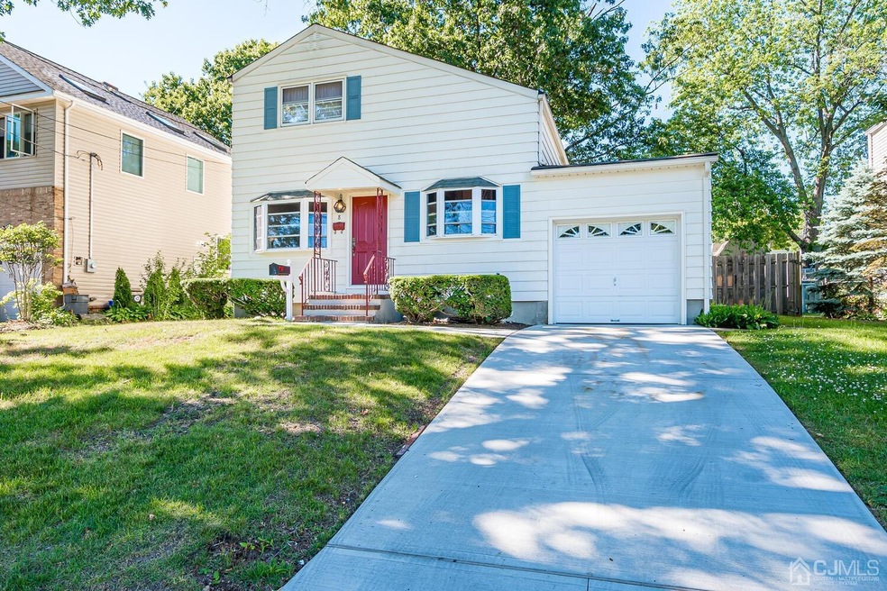 GREAT CURB APPEAL!
