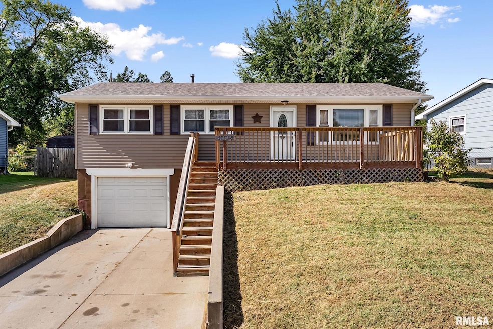 8112 9th St W, Rock Island, IL 61201 - photo 1